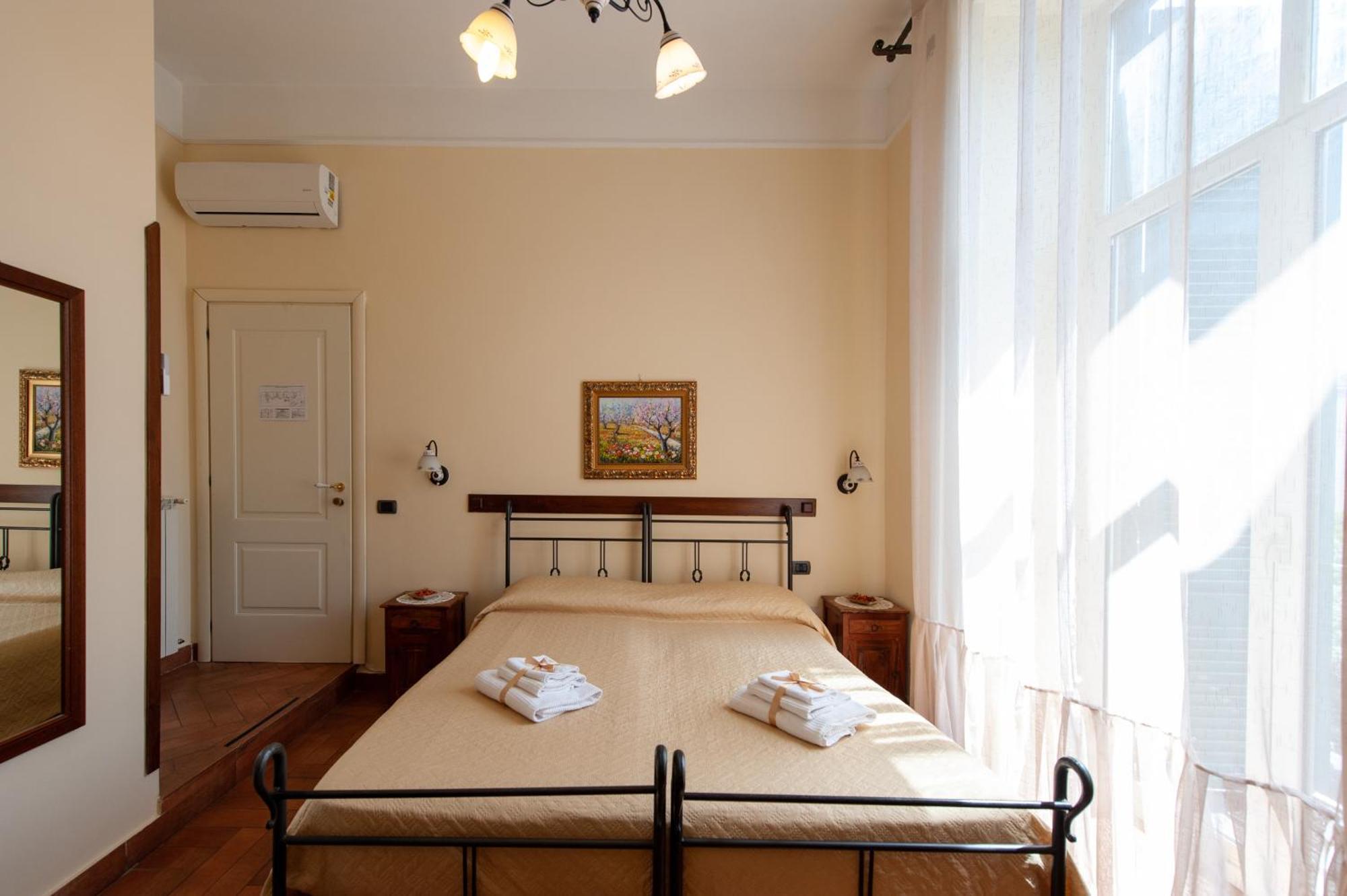 B&B Conte Cavour Neapel Exteriör bild