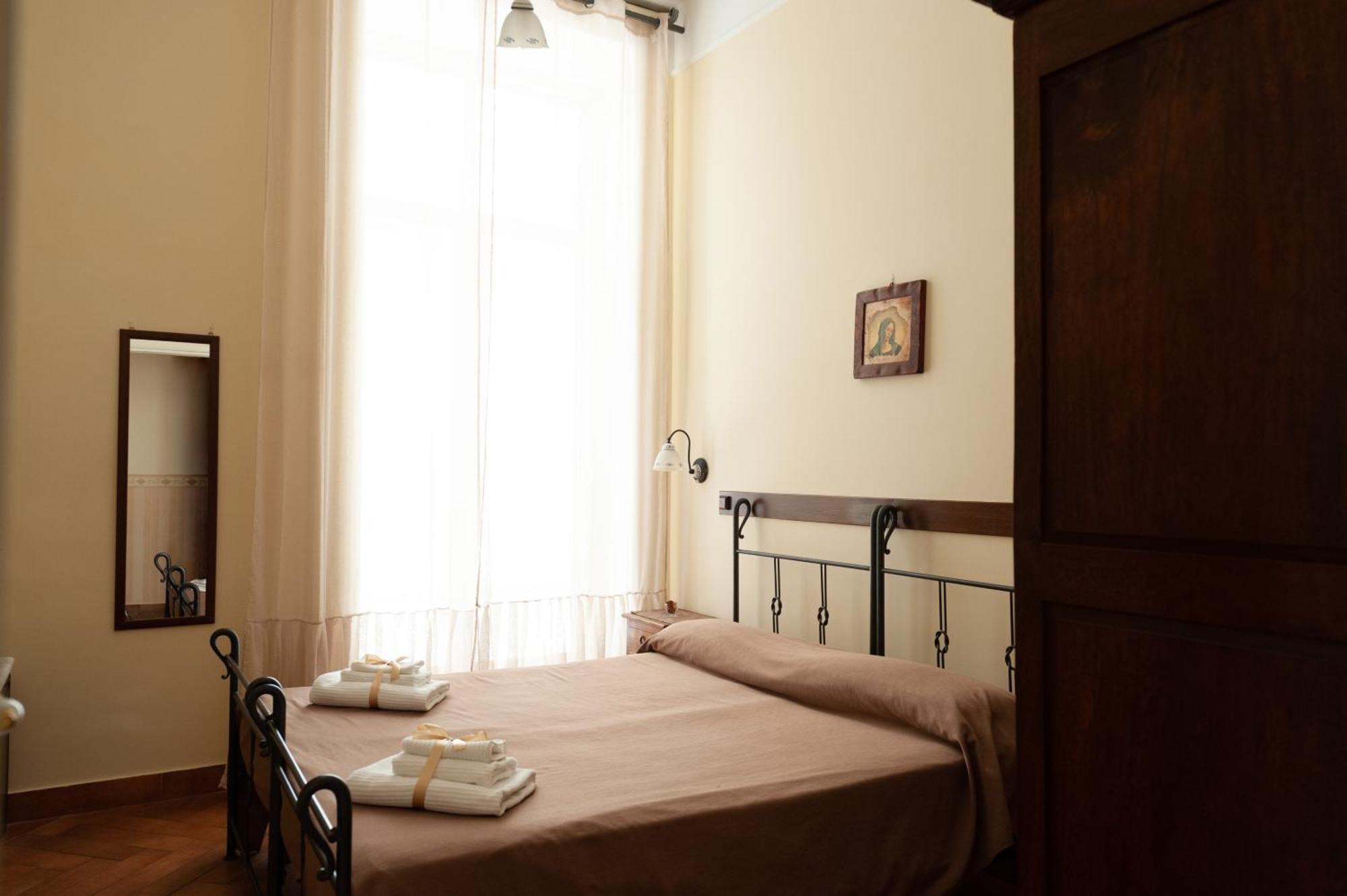 B&B Conte Cavour Neapel Exteriör bild