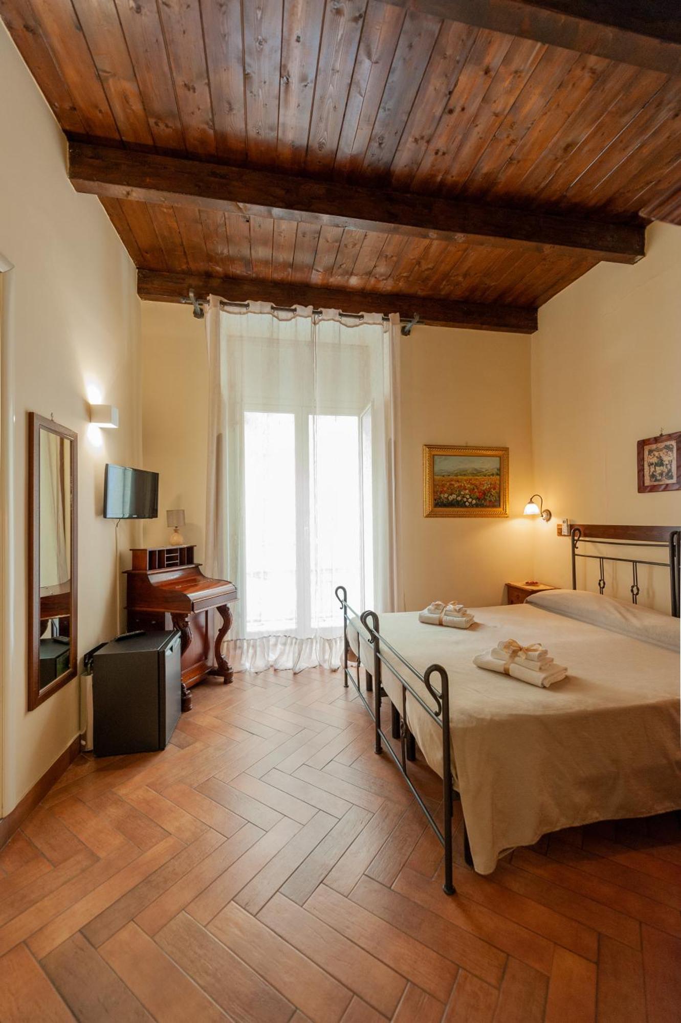 B&B Conte Cavour Neapel Exteriör bild