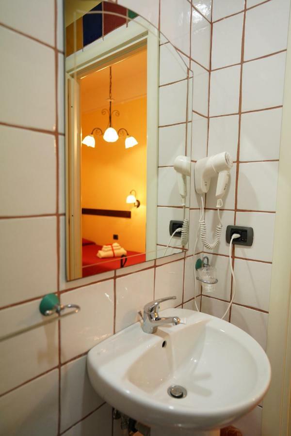 B&B Conte Cavour Neapel Exteriör bild