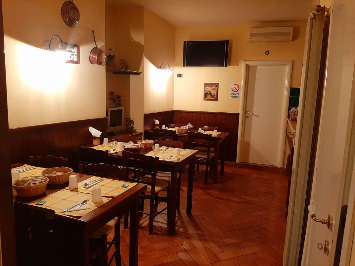 B&B Conte Cavour Neapel Exteriör bild